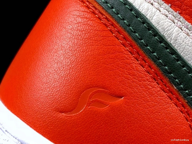 High Air AV3905-138 Fir-Team Jordan Retro 1 SoleFly OG x Orange Sail 0803